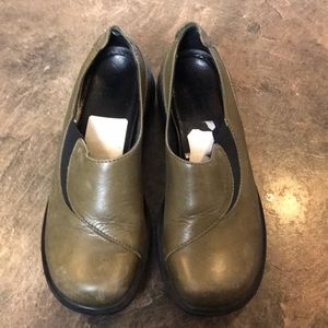 Olive green danskos